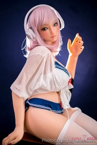 ピンク髪制服コスプレ人形