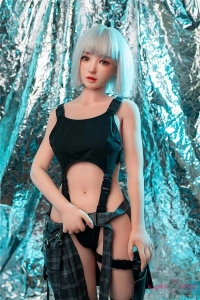 156cm 銀髪ショートの未来ドール