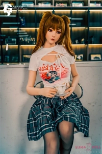 キュートなツインテール美女ラブドール