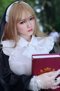 聖書を手に祈る神秘的な修女系ラブドールMiyou