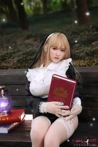 清純さと妖艶さを併せ持つMiyou修女ダッチドール
