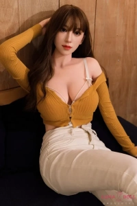 気質漂う人気女優リアルドール