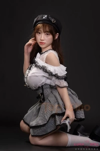 恥じらいポーズが可愛い高級ラブドール