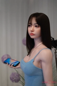 上品な佇まいの162cm伴趣ラブドール Cカップボディ