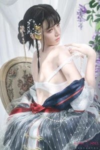 プリンセス風ドレス姿のフルシリコン製美女ドール