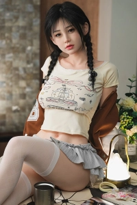 エロいひざまずき姿勢 セックス人形