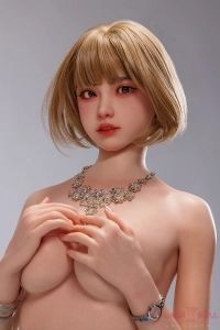 紗奈（Sana）Dカップ女優系リアルドール 顔のアップ