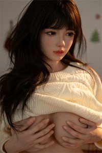白ソックス姿が親しみやすいリアルダッチワイフ