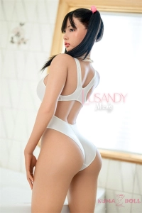可愛らしい表情とバランスの良い体型を持つダッチワイフ Mizuki