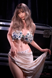 豊満なHカップ爆乳 ラブドール