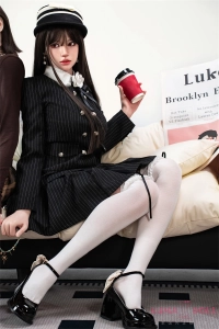 らぶドール 161cm T4ヘッド クールな瞳 黒のストライプスーツ リアル
